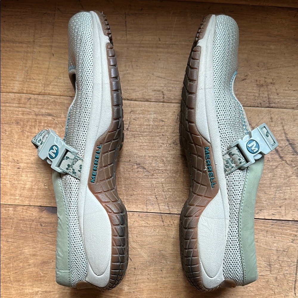 Merrell Green Mary Jane casual Shoes with Floral Strap - Picture 6 of 10
